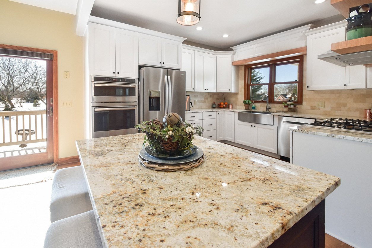 7 Best Stone Kitchen Countertops: Ranked by Cost and Characteristics