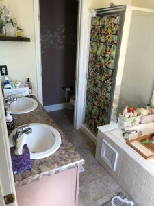 Before picture of a bathroom with jack and jill sink in ohio